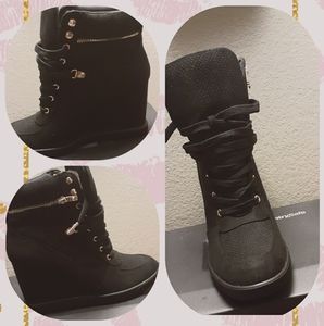 Sneaker wedges